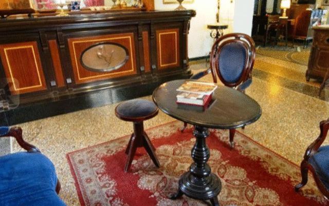 Albergo Cavallino Tortona Buitenkant foto