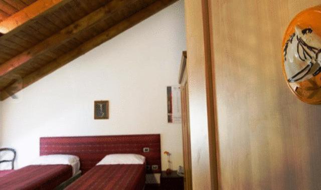 Albergo Cavallino Tortona Buitenkant foto